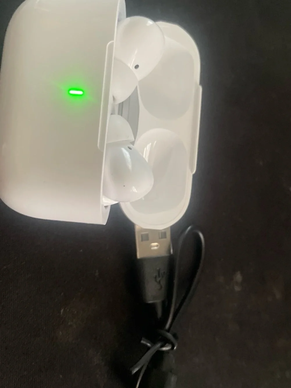Apple White True Wireless Earbuds with Charging Case